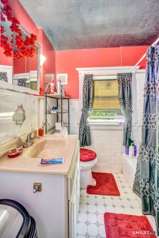 81 Fiske Street, Waterbury, CT 06710