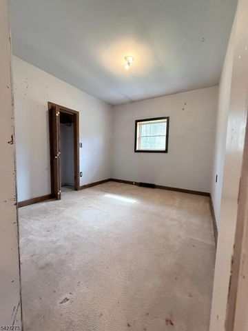 19 Pine Dr, Liberty Twp., NJ 07823