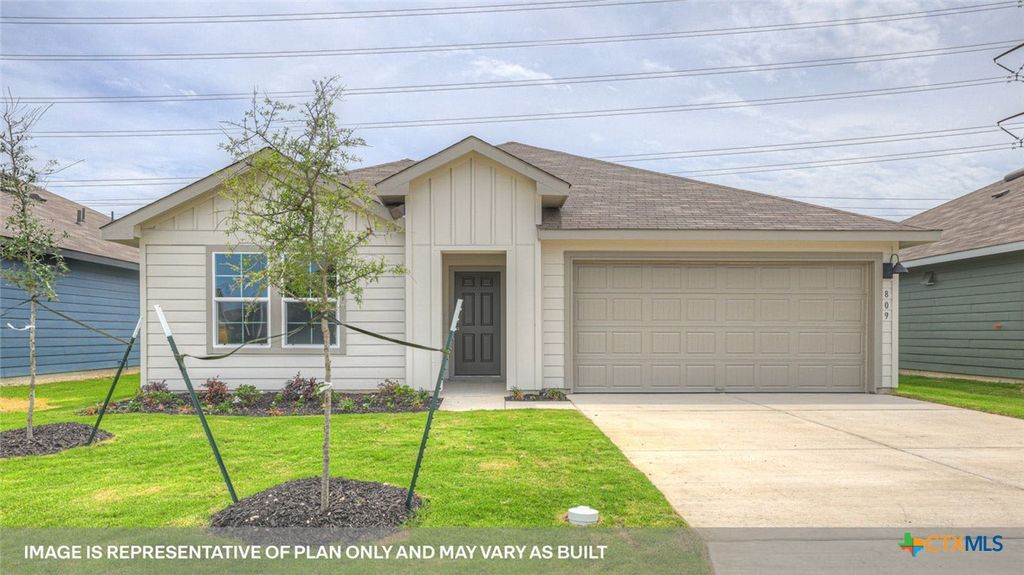 1013 VILLAGE Run, Seguin, TX 78155