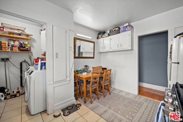 936 S Lucerne Boulevard, Los Angeles, CA 90019