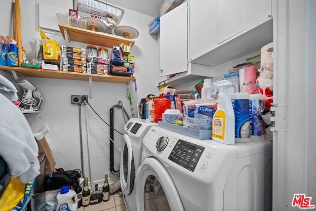 936 S Lucerne Boulevard, Los Angeles, CA 90019