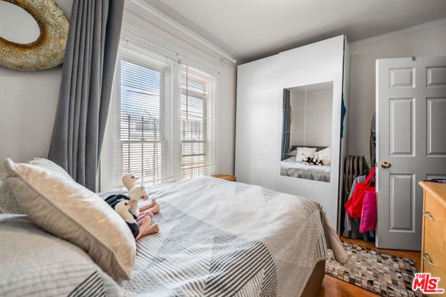 936 S Lucerne Boulevard, Los Angeles, CA 90019