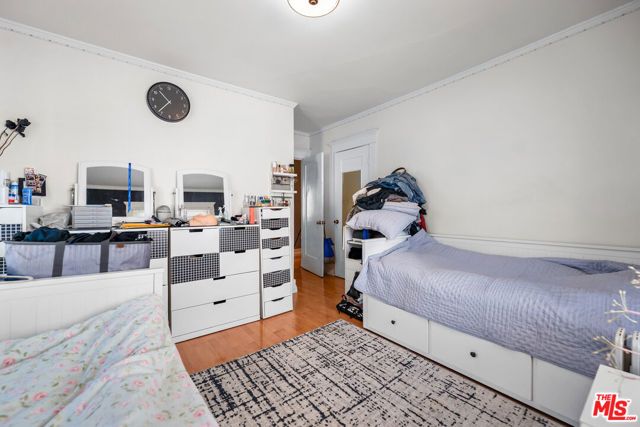 936 S Lucerne Boulevard, Los Angeles, CA 90019