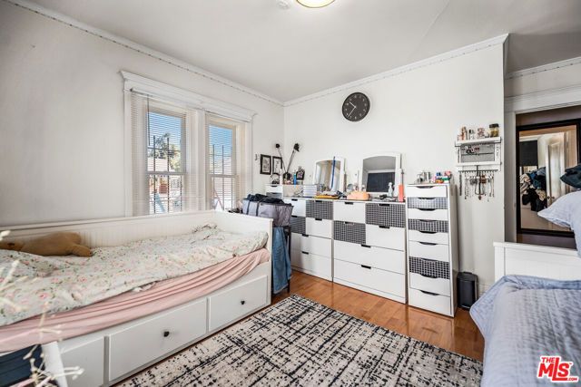 936 S Lucerne Boulevard, Los Angeles, CA 90019