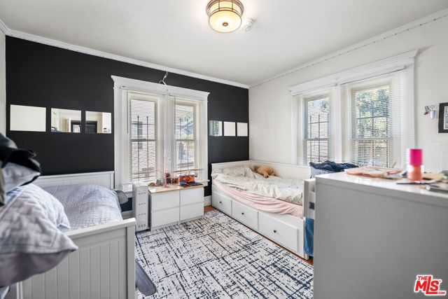 936 S Lucerne Boulevard, Los Angeles, CA 90019