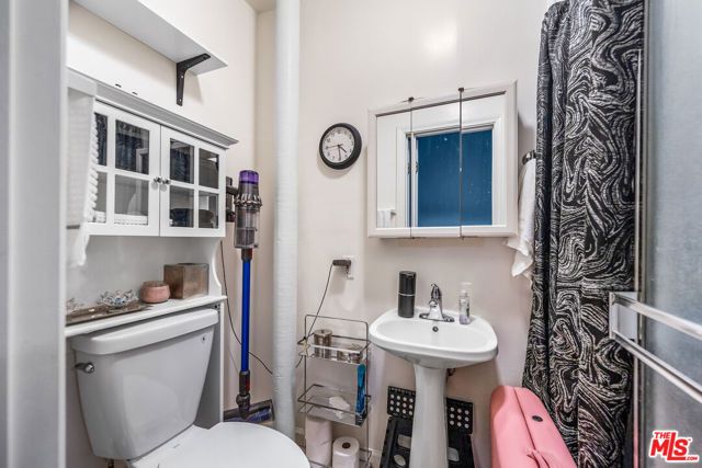 936 S Lucerne Boulevard, Los Angeles, CA 90019