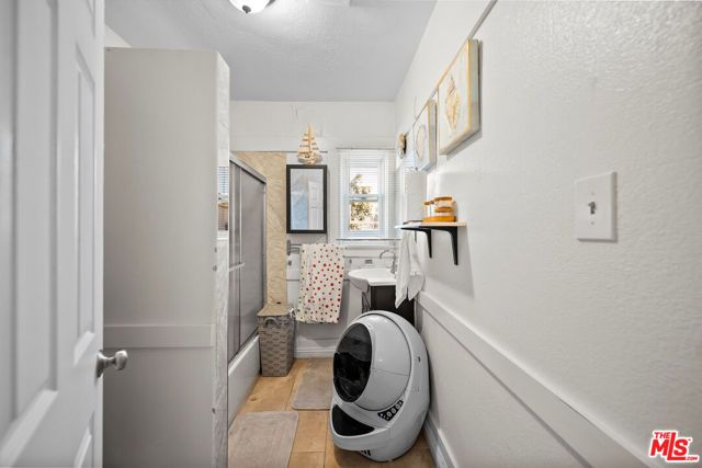 936 S Lucerne Boulevard, Los Angeles, CA 90019