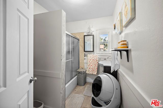 936 S Lucerne Boulevard, Los Angeles, CA 90019