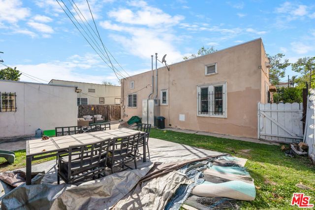 936 S Lucerne Boulevard, Los Angeles, CA 90019