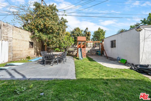 936 S Lucerne Boulevard, Los Angeles, CA 90019