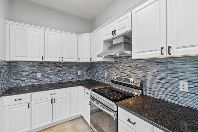 3301 Hanger Avenue, Fort Worth, TX 76105