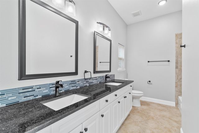 3301 Hanger Avenue, Fort Worth, TX 76105