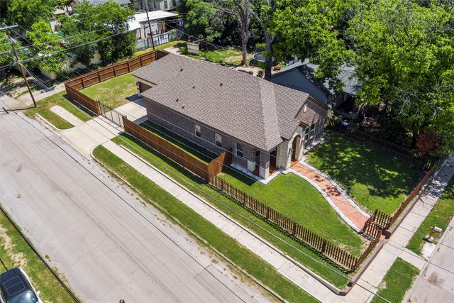 3301 Hanger Avenue, Fort Worth, TX 76105