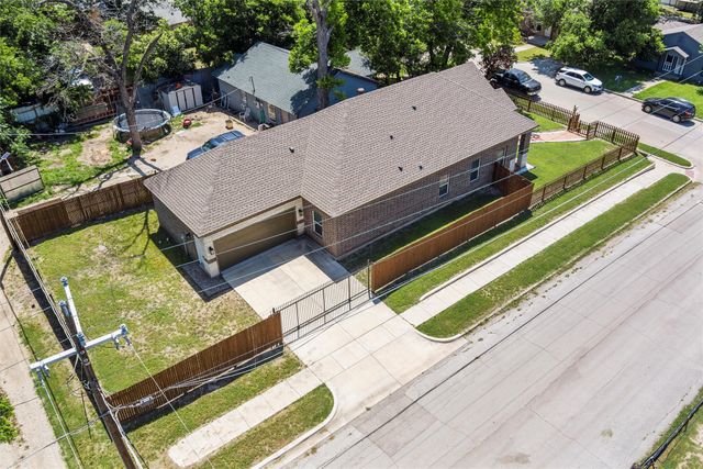 3301 Hanger Avenue, Fort Worth, TX 76105
