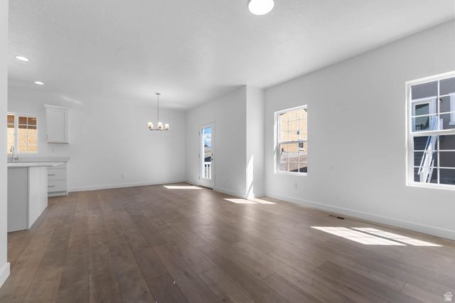 8211 W DIAMOND PEAK WAY, Magna, UT 84044