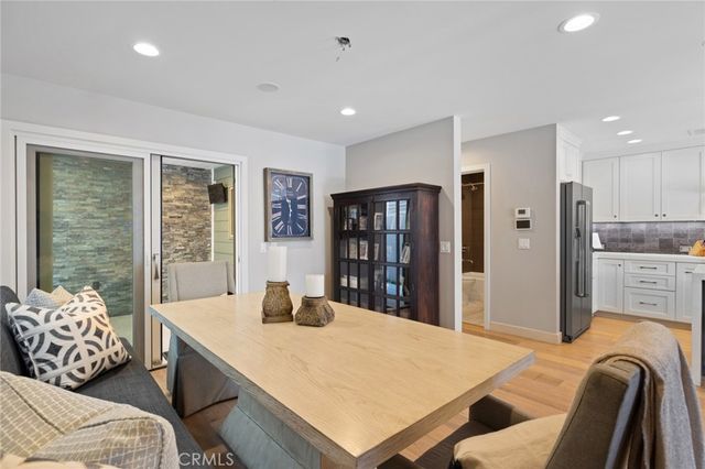219 Diamond Avenue, Newport Beach, CA 92662