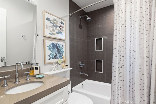 219 Diamond Avenue, Newport Beach, CA 92662