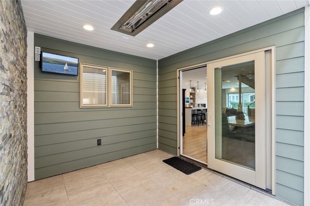 219 Diamond Avenue, Newport Beach, CA 92662
