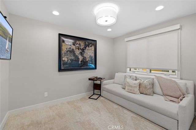 219 Diamond Avenue, Newport Beach, CA 92662