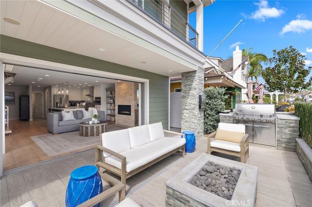 219 Diamond Avenue, Newport Beach, CA 92662