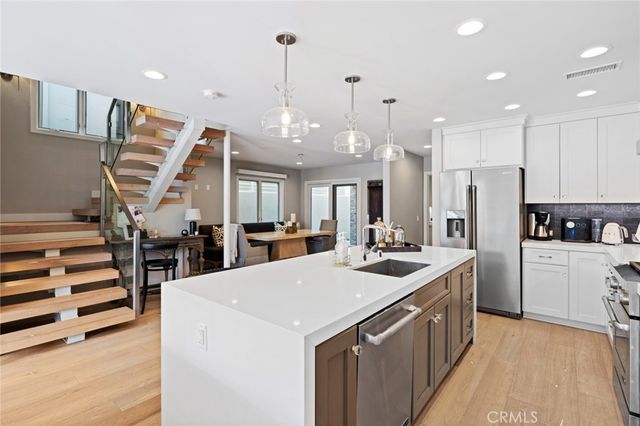 219 Diamond Avenue, Newport Beach, CA 92662