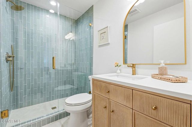 41040 Village 41, Camarillo, CA 93012