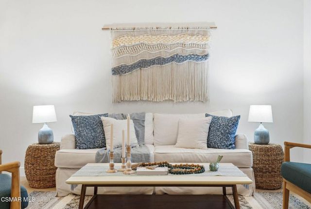 41040 Village 41, Camarillo, CA 93012