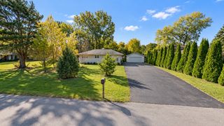 7915 W 101st Place, Palos Hills, IL 60465