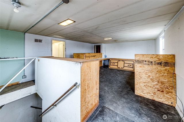 725 E 1st St, Port Angeles, WA 98362