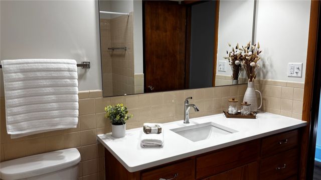 4801 Everlou Road, Cedar Rapids, IA 52404