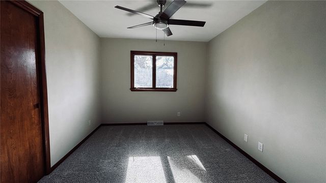 4801 Everlou Road, Cedar Rapids, IA 52404