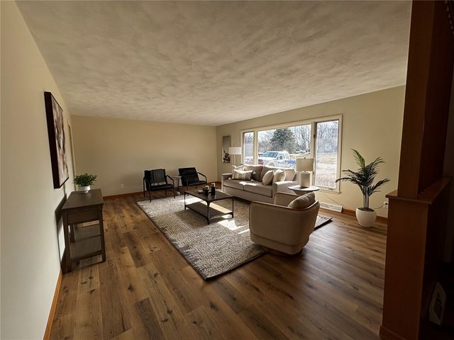 4801 Everlou Road, Cedar Rapids, IA 52404