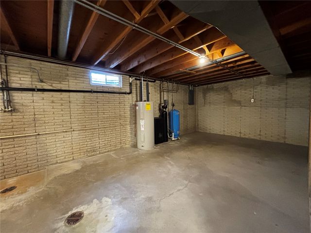 4801 Everlou Road, Cedar Rapids, IA 52404