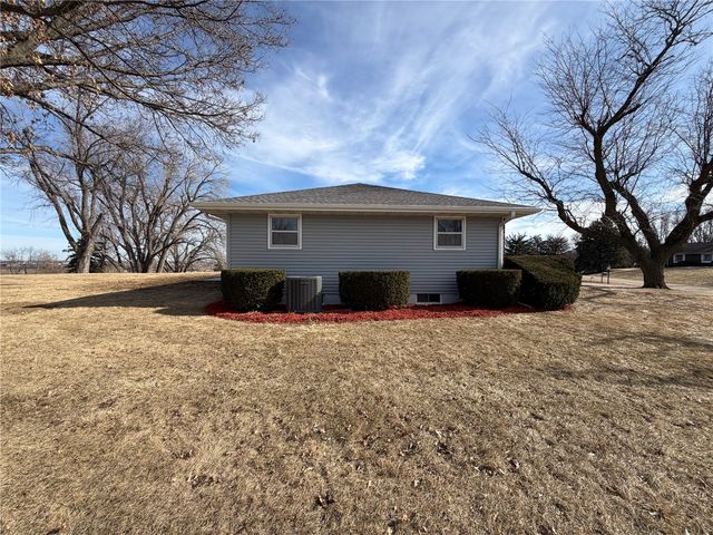 4801 Everlou Road, Cedar Rapids, IA 52404
