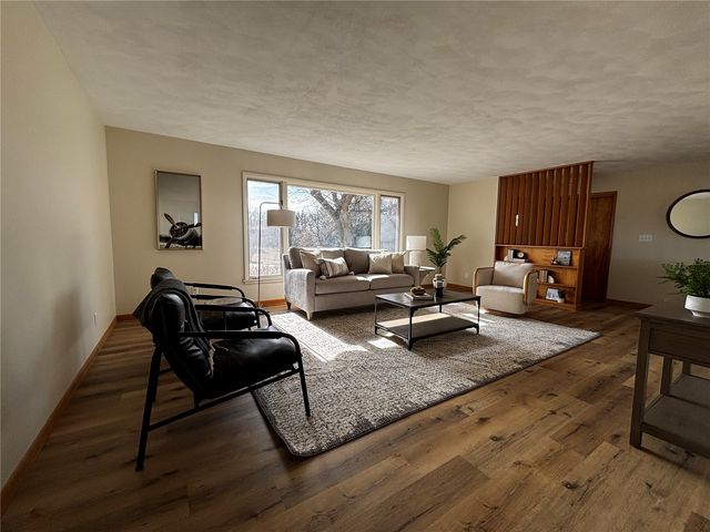 4801 Everlou Road, Cedar Rapids, IA 52404