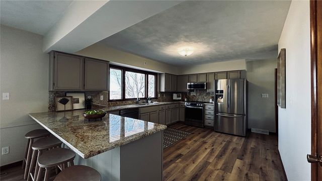 4801 Everlou Road, Cedar Rapids, IA 52404