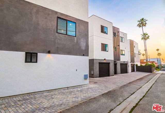 1414 S Orange Drive, Los Angeles, CA 90019