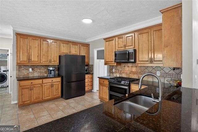 1530 Misty Valley Drive, Lawrenceville, GA 30045