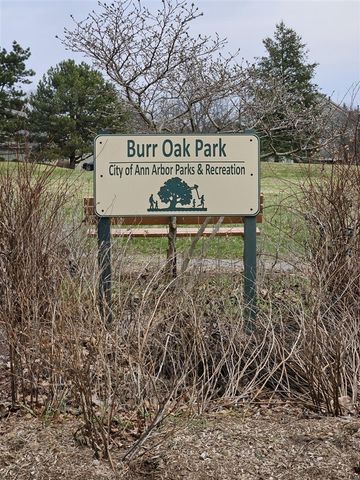 580 Trego Circle, Ann Arbor, MI 48103