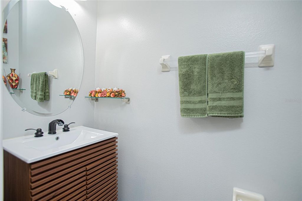 Image 14 of property listing at 1355 HONEY BLOSSOM DRIVE, Orlando, FL 32824