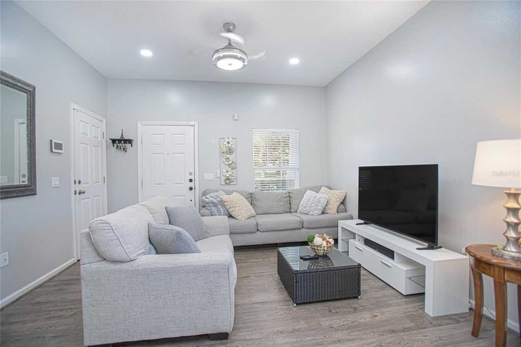 Image 9 of property listing at 1355 HONEY BLOSSOM DRIVE, Orlando, FL 32824