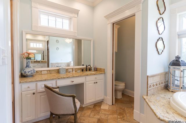 1301 Charlestowne Ln, Lake Charles, LA 70605