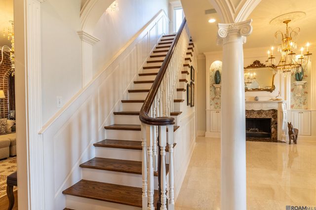 1301 Charlestowne Ln, Lake Charles, LA 70605