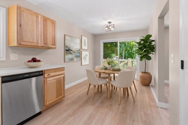 605 Pheasant Run, Burnsville, MN 55337