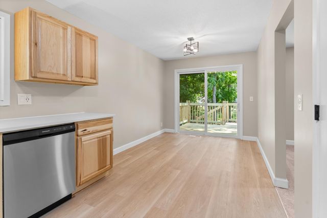 605 Pheasant Run, Burnsville, MN 55337