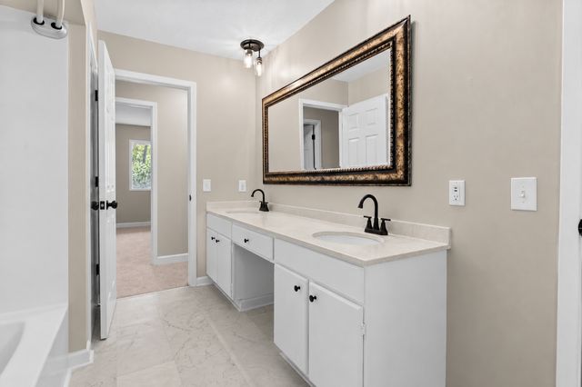 605 Pheasant Run, Burnsville, MN 55337
