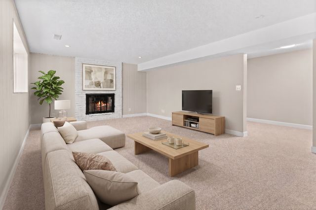605 Pheasant Run, Burnsville, MN 55337