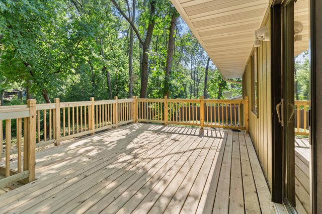 605 Pheasant Run, Burnsville, MN 55337