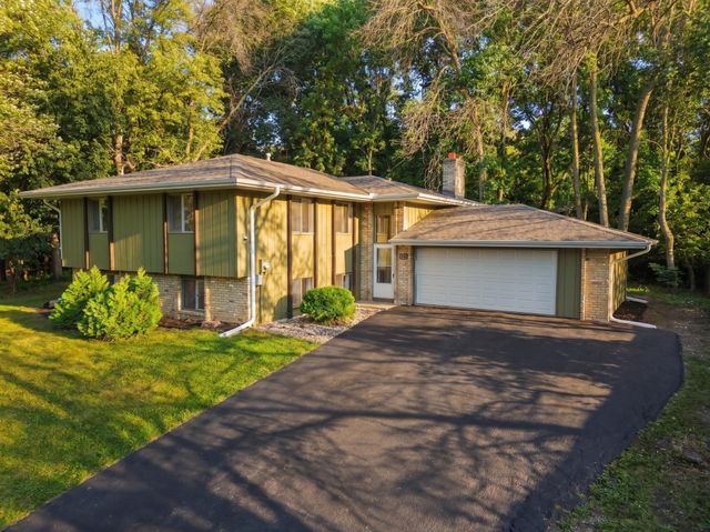 605 Pheasant Run, Burnsville, MN 55337