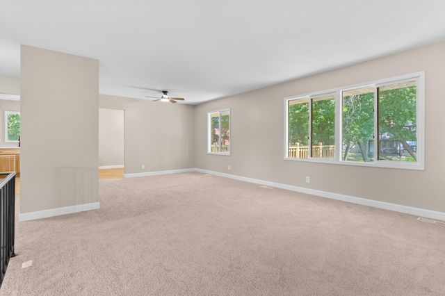 605 Pheasant Run, Burnsville, MN 55337